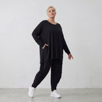 Langarmshirt in Schwarz mit fließender Silhouette aus weichem Viskose Jersey und Rundhals