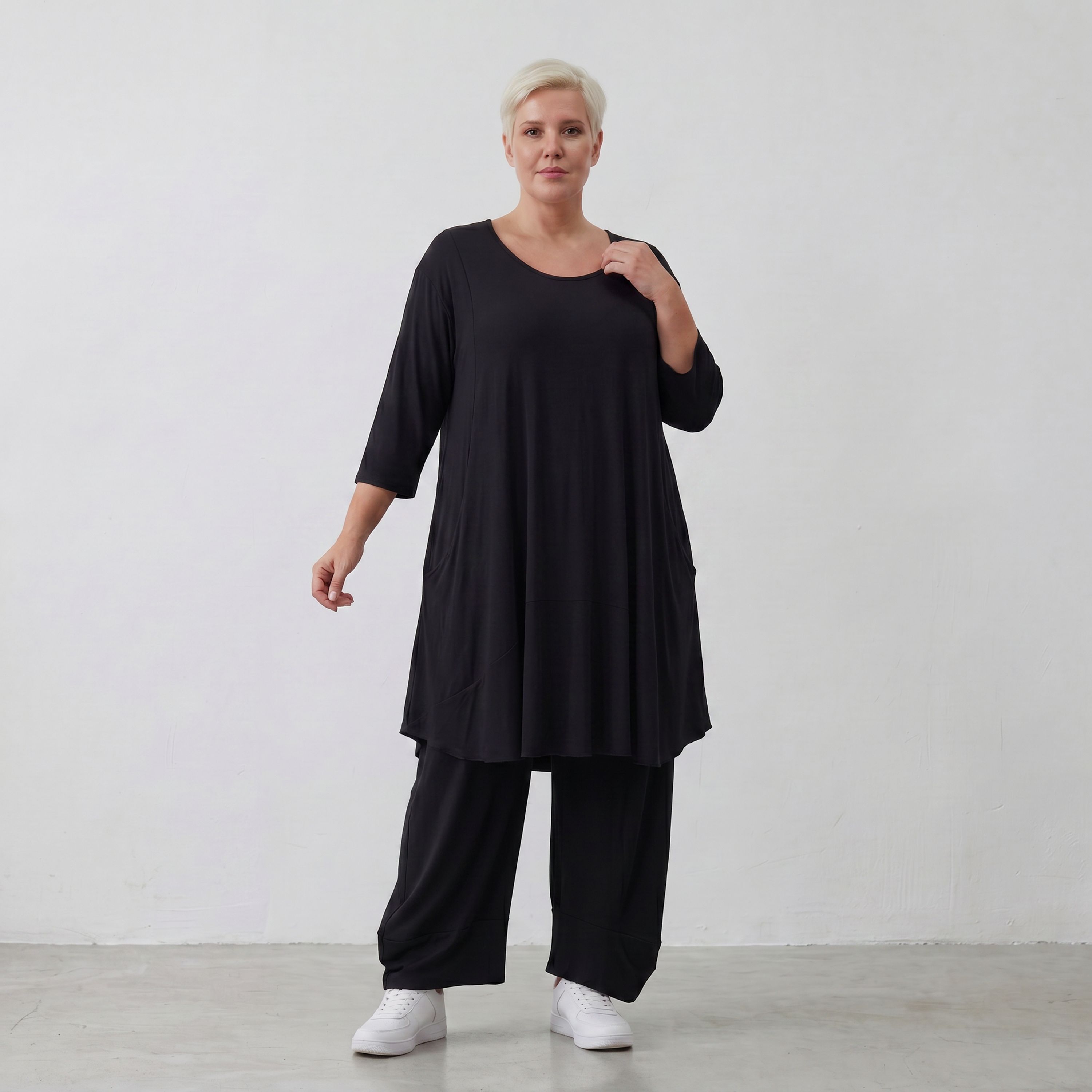 Ballonhose aus weichem Viskose Jersey in tiefem Schwarz mit elastischem Bund und Taschen