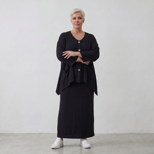 Eleganter Maxirock aus Jersey in klassischem Schwarz mit Saumschlitz und elastischem Bund