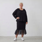 Fließendes Kapuzenshirt aus schwarzem Viskosejersey mit Dreiviertelarm und kastiger Form