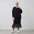 Fließendes Kapuzenshirt aus schwarzem Viskosejersey mit Dreiviertelarm und kastiger Form