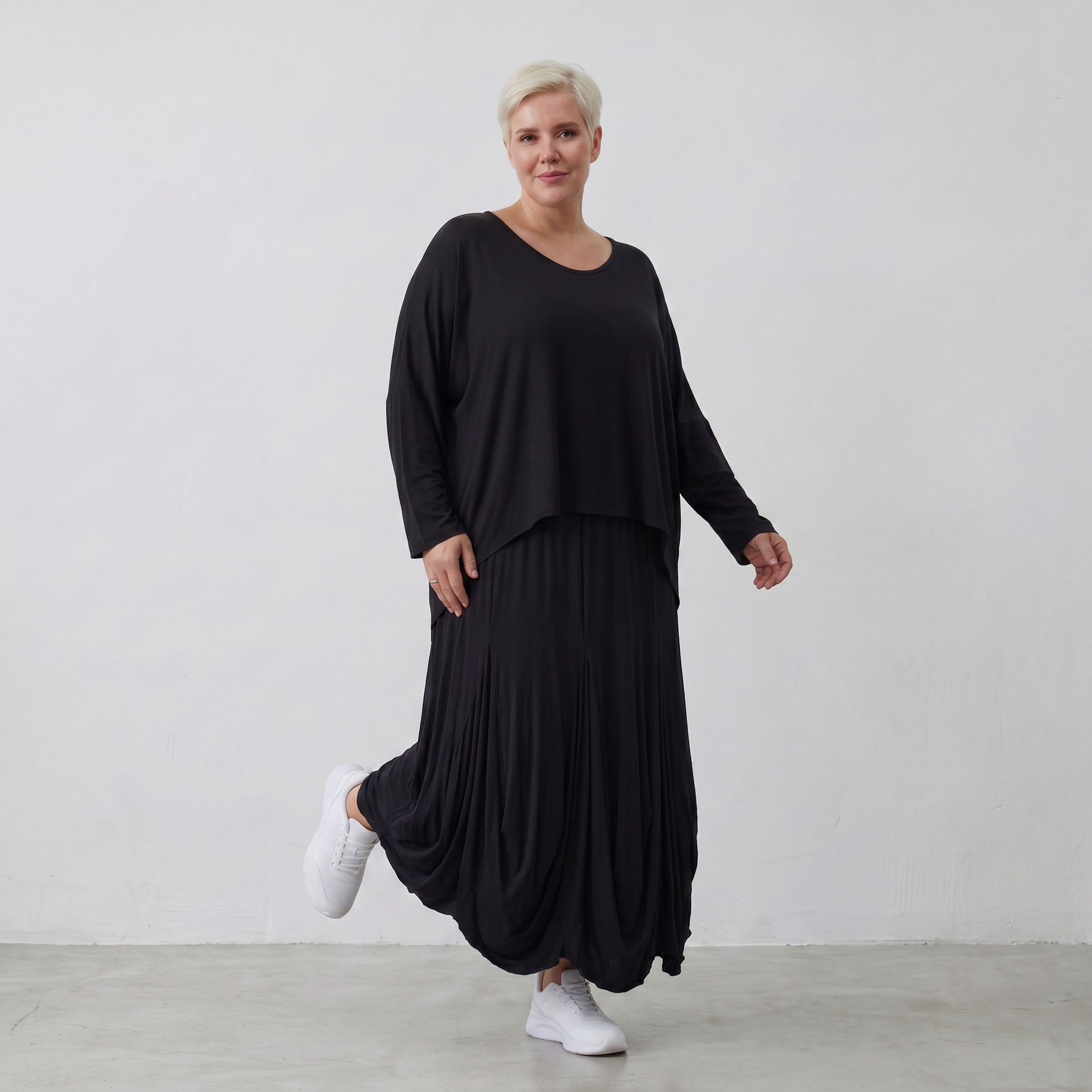 Femininer Ballonrock aus Stretch Jersey in Schwarz mit dehnbarem Bund und viel Volumen