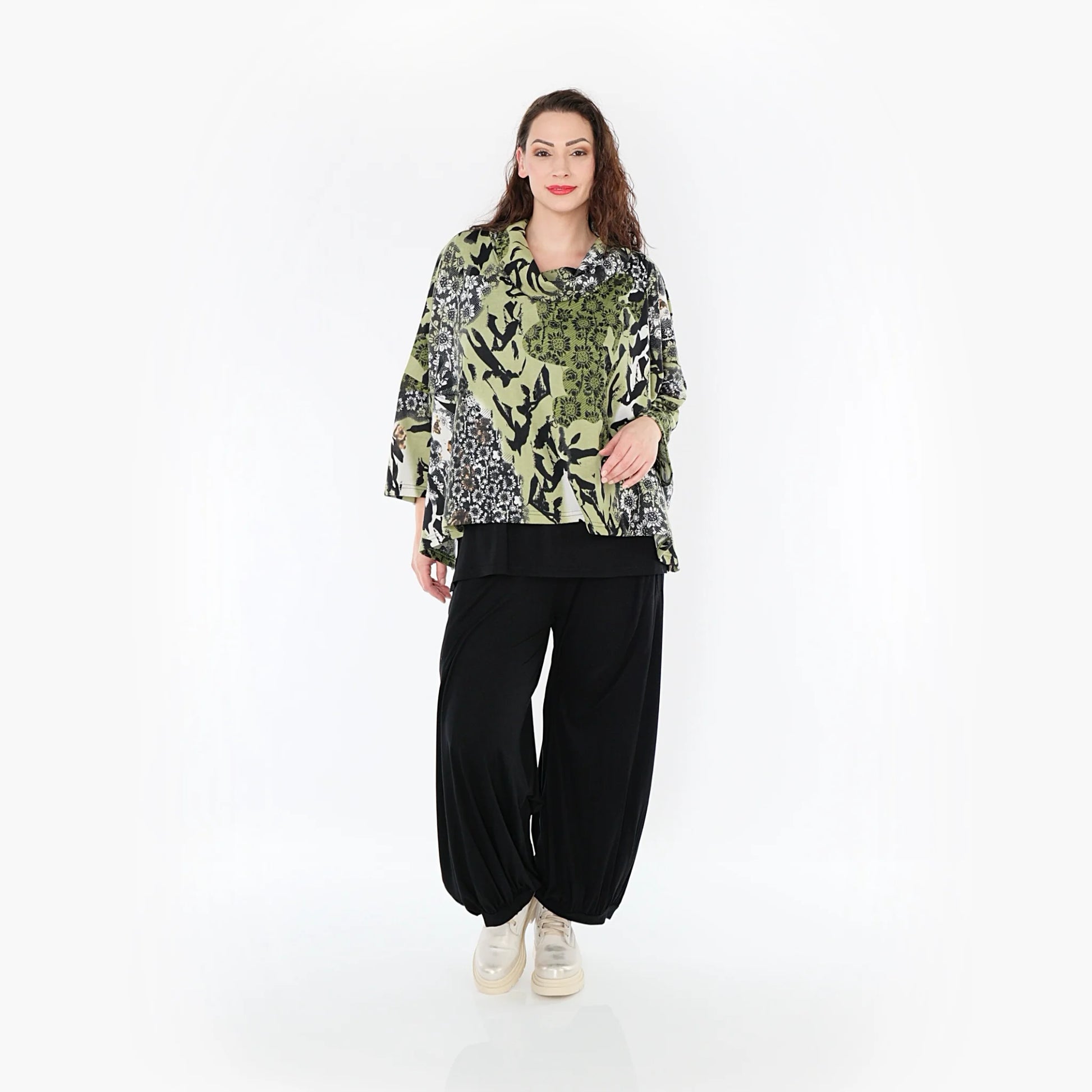  AKH Fashion Bigshirt in kastiger Form, aus Viskose, 1395.03019, Olive-Schwarz-Weiß, Blumen