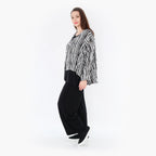  AKH Fashion Jacke in gerundeter Form, aus Viskose, 1406073, Schwarz/Weiß, Pinselstrich