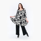  AKH Fashion Bigshirt in Glocken-Form, aus Viskose, 1426.00592, Schwarz/Ecru, Grafik, Schick