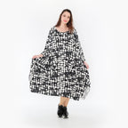  Ballonkleid von AKH Fashion aus Materialmix, 1433.06025, Schwarz/Weiß, Schick, Modern