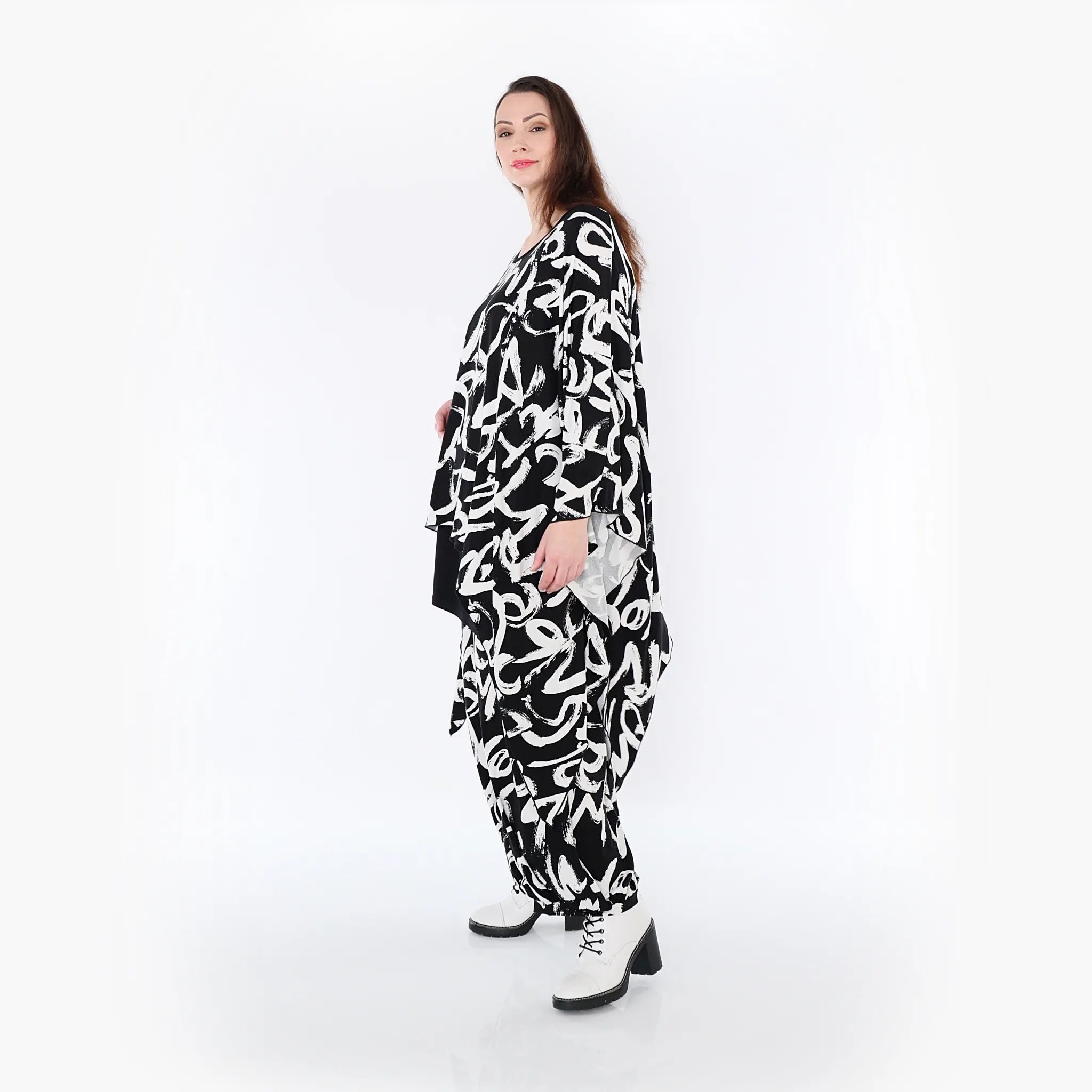  Zipfel Bigshirt von AKH Fashion aus Viskose, 1434.07026, Schwarz/Weiß, Schick, Modern, Bequem