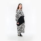  AKH Fashion Überwurf in kastiger Form, aus Viskose, 1439.07011, Weiß/Schwarz, Schick