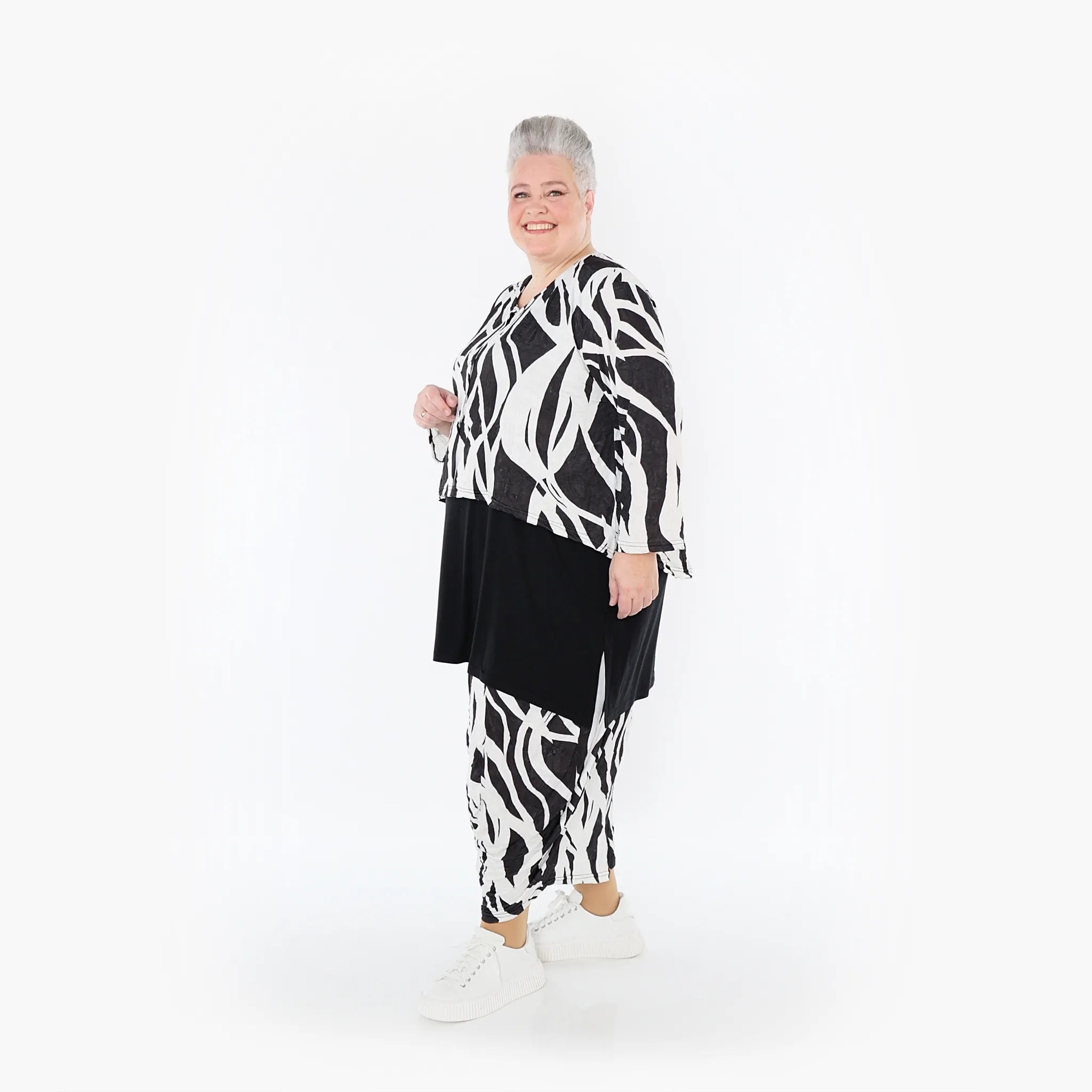  AKH Fashion Jacke in gerundeter Form, aus Viskose, 1460.00130, Schwarz/Weiß, Zebra, Schick