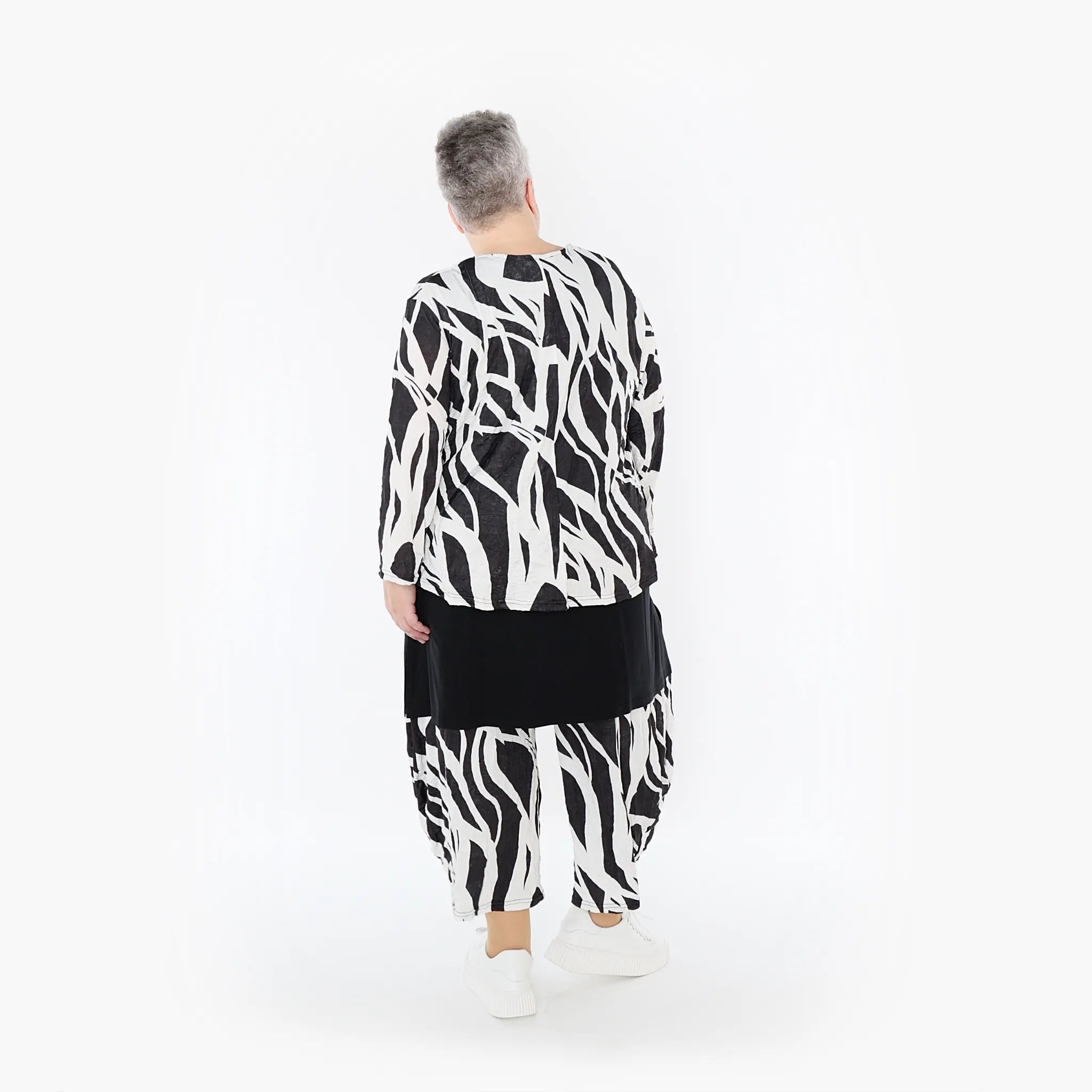  AKH Fashion Jacke in gerundeter Form, aus Viskose, 1460.00130, Schwarz/Weiß, Zebra, Schick