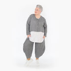  AKH Fashion Jacke in gerundeter Form, aus Baumwolle, 1461.00130, Grau/Weiß, Streifen