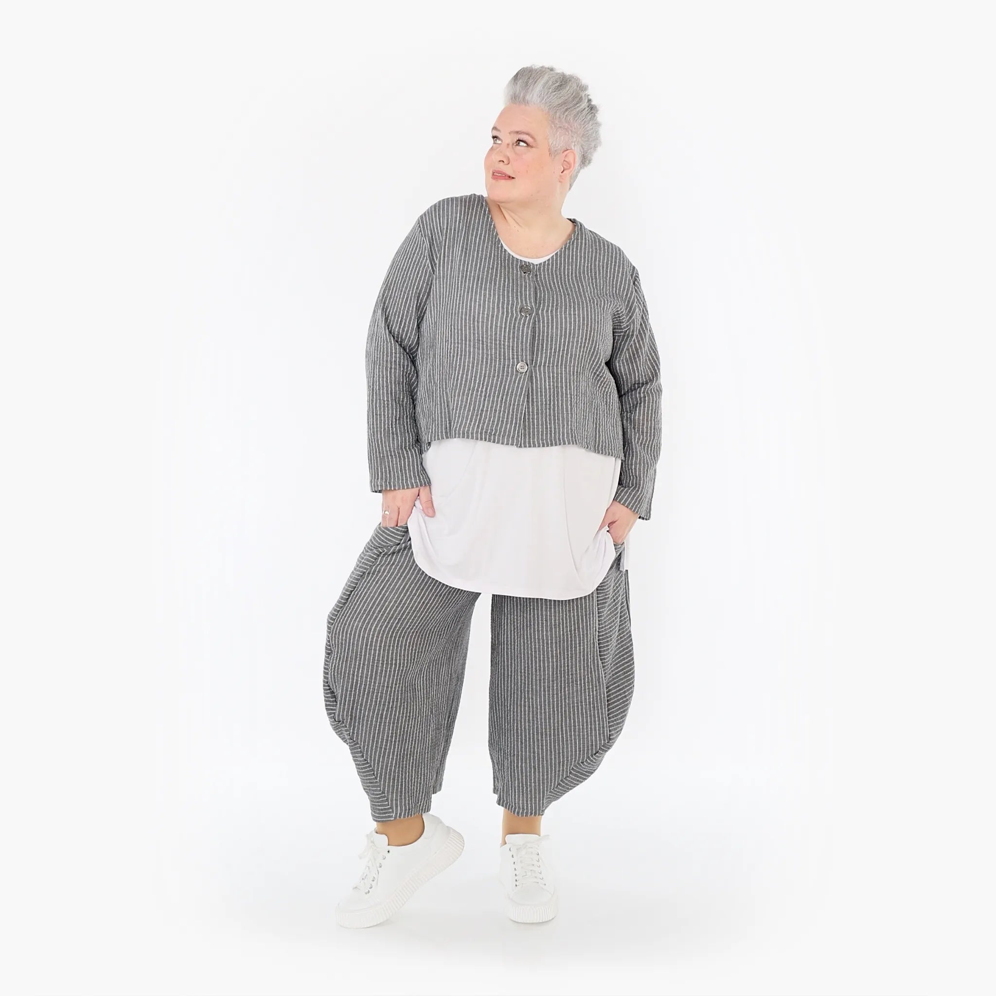  AKH Fashion Jacke in gerundeter Form, aus Baumwolle, 1461.00130, Grau/Weiß, Streifen
