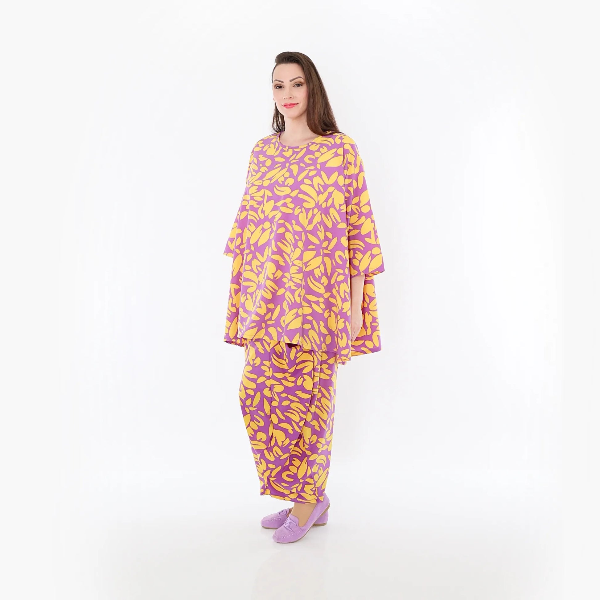  A-Form Bigshirt von AKH Fashion aus Viskose, 1470.00593, Flieder/Gelb, Blumen, Ausgefallen