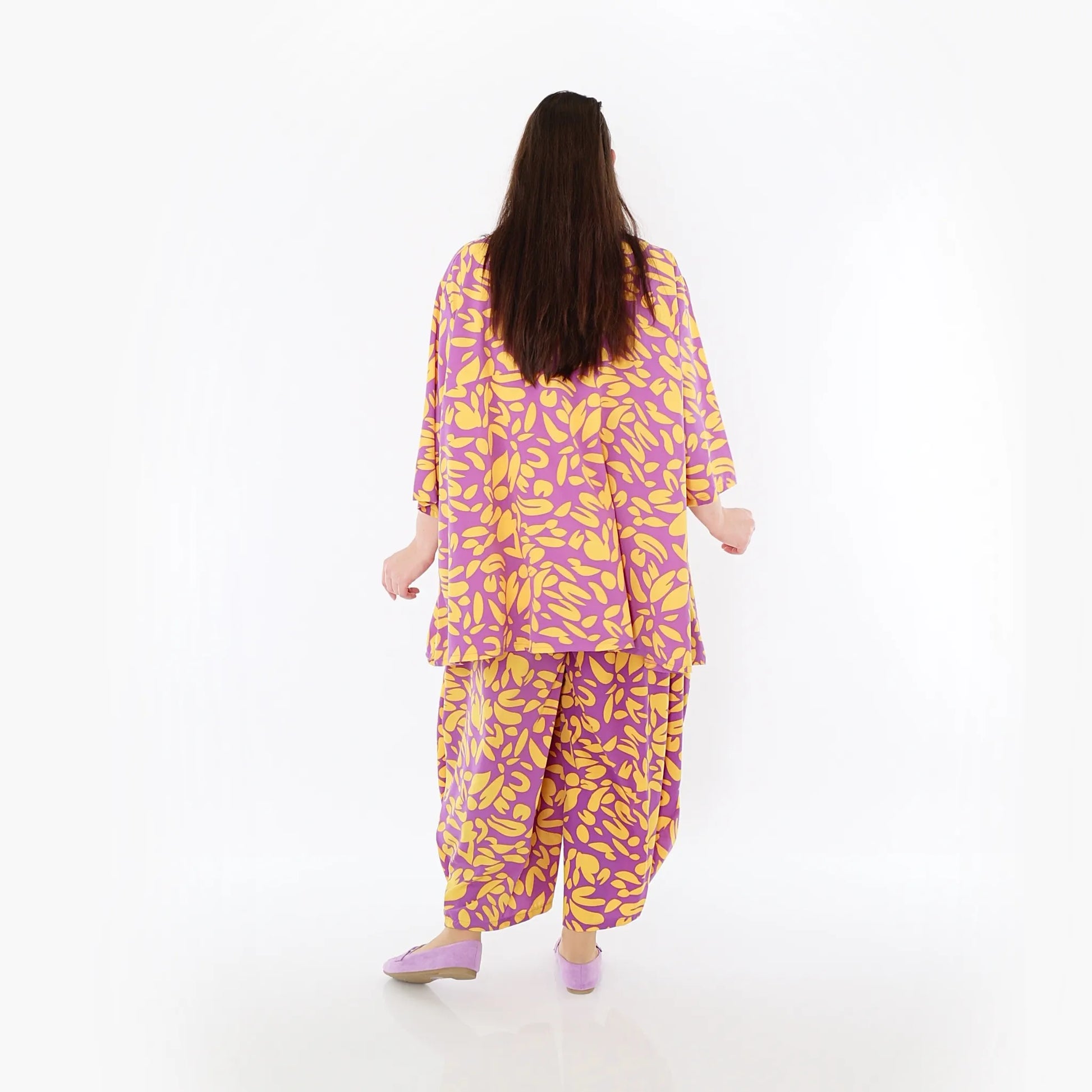  A-Form Bigshirt von AKH Fashion aus Viskose, 1470.00593, Flieder/Gelb, Blumen, Ausgefallen
