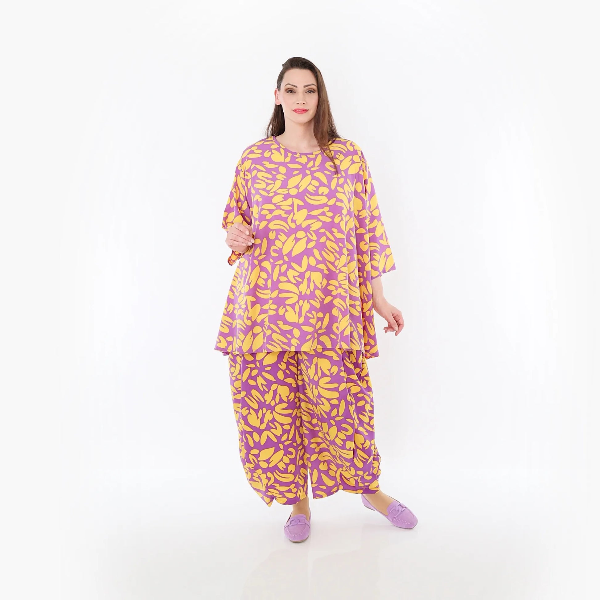  A-Form Bigshirt von AKH Fashion aus Viskose, 1470.00593, Flieder/Gelb, Blumen, Ausgefallen