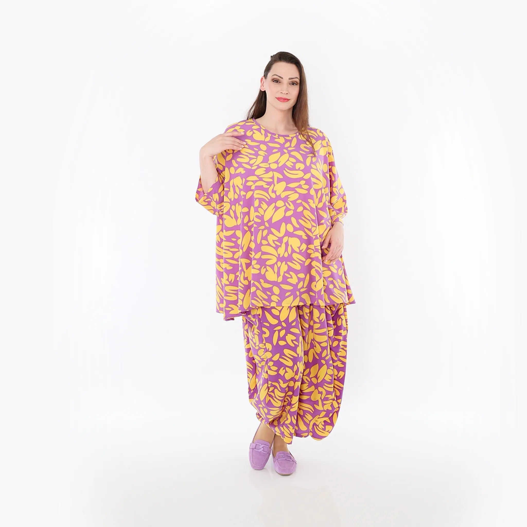  A-Form Bigshirt von AKH Fashion aus Viskose, 1470.00593, Flieder/Gelb, Blumen, Ausgefallen