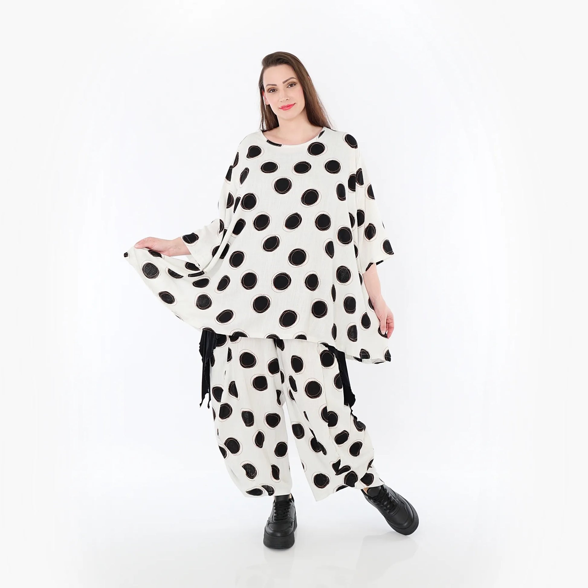  A-Form Bigshirt von AKH Fashion aus Viskose, 1480.00593, Ecru/Schwarz/Cognac, Punkte, Schick