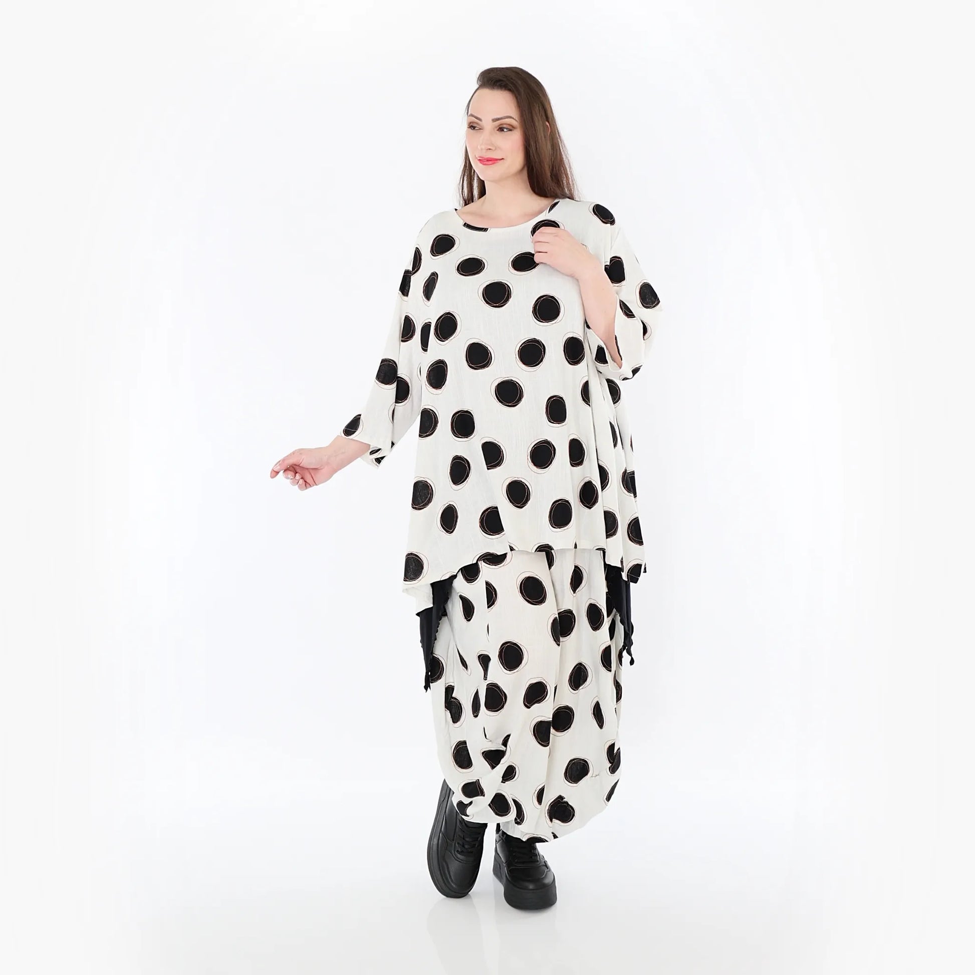  A-Form Bigshirt von AKH Fashion aus Viskose, 1480.00593, Ecru/Schwarz/Cognac, Punkte, Schick