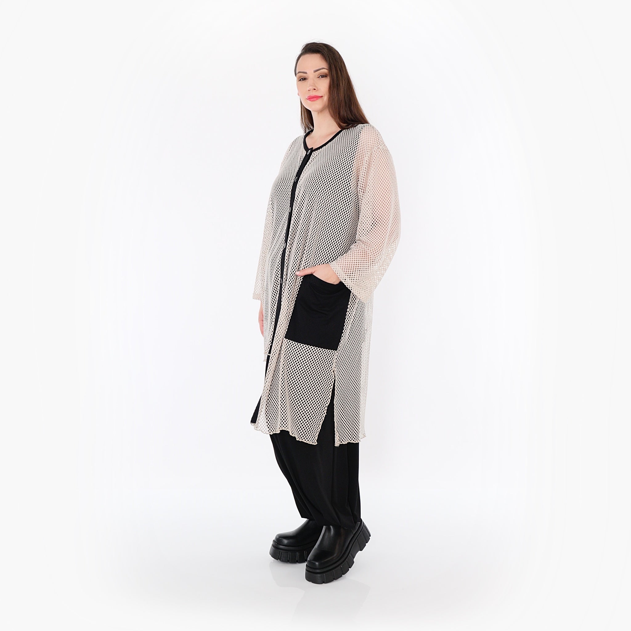  AKH Fashion Bluse in asymmetrischer Form, aus Baumwolle, 1500.07101, Beige/Schwarz, Schick