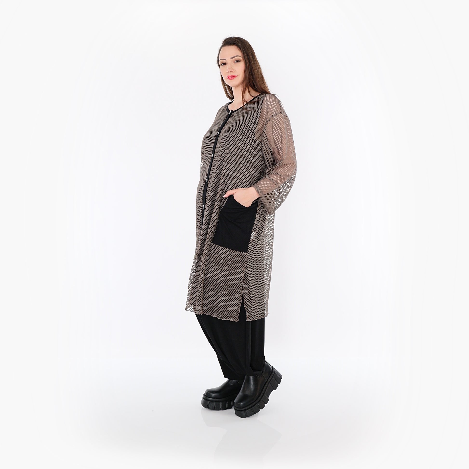  AKH Fashion Bluse in asymmetrischer Form, aus Baumwolle, 1500.07101, Taupe/Schwarz, Schick