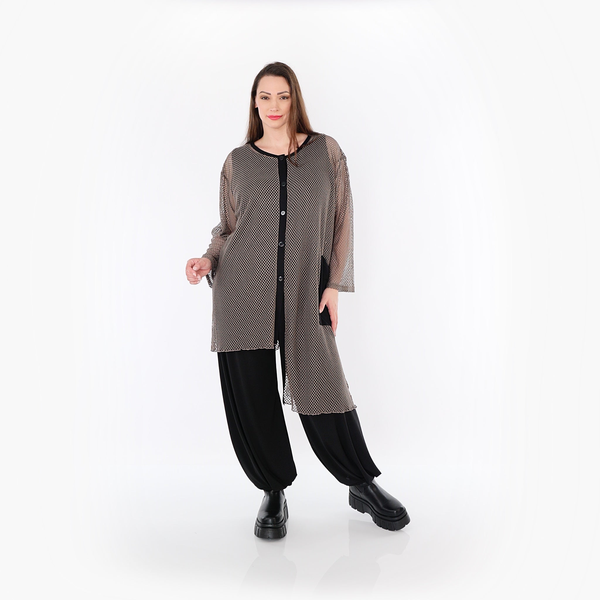  AKH Fashion Bluse in asymmetrischer Form, aus Baumwolle, 1500.07101, Taupe/Schwarz, Schick
