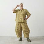 Leichtes Lagenlook Statement in luftigem Oversize Stil mit zeitlosen Punkten aus Baumwolle, Beige/Olive