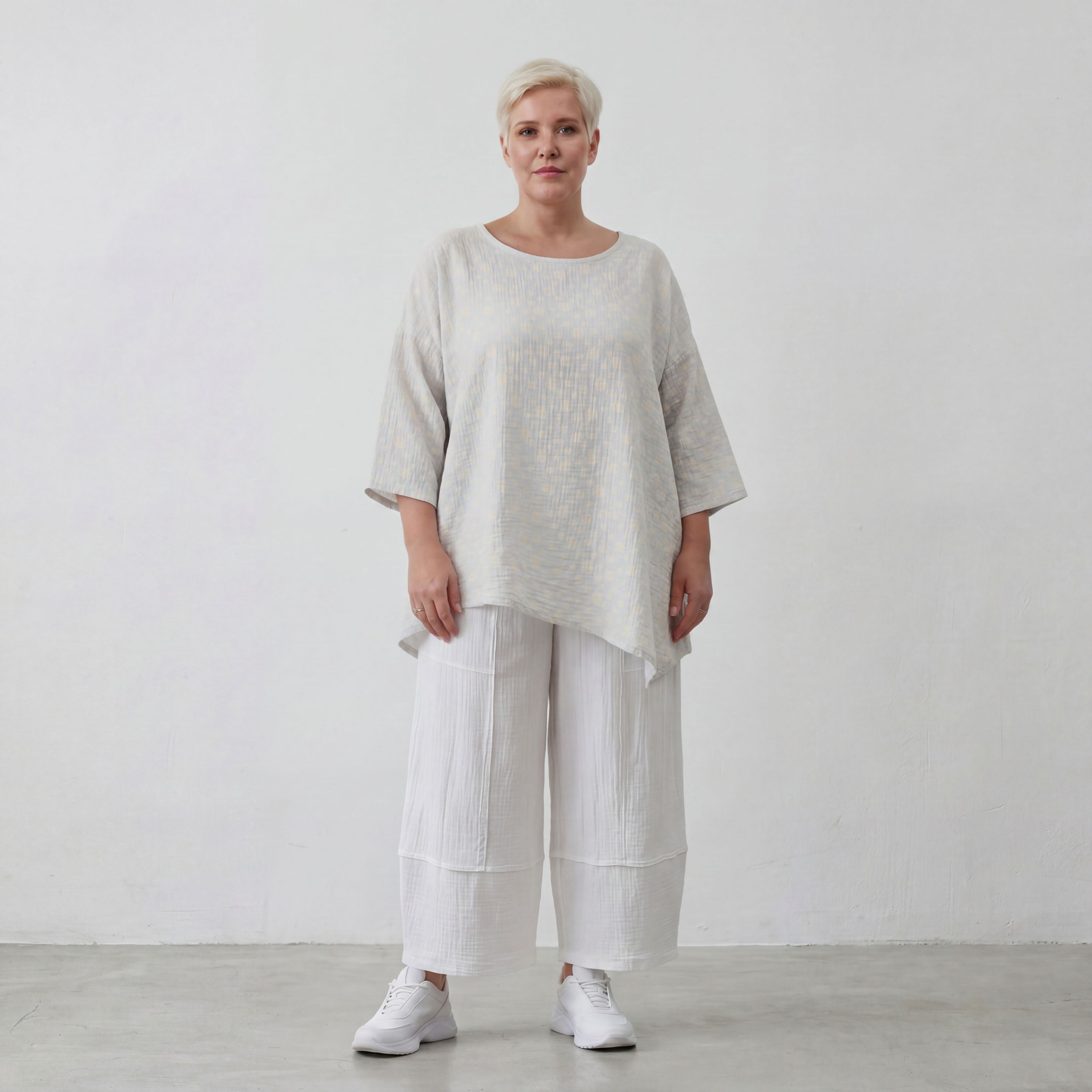 Leichtes Baumwollshirt Hellblau Ecru im Lagenlook Oversize sehr leger mit zipfeligem Saum