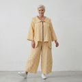 Fliessende Marlenehose Gelb Ecru aus Baumwolle luftig leger Lagenlook zeitlos zarte weit