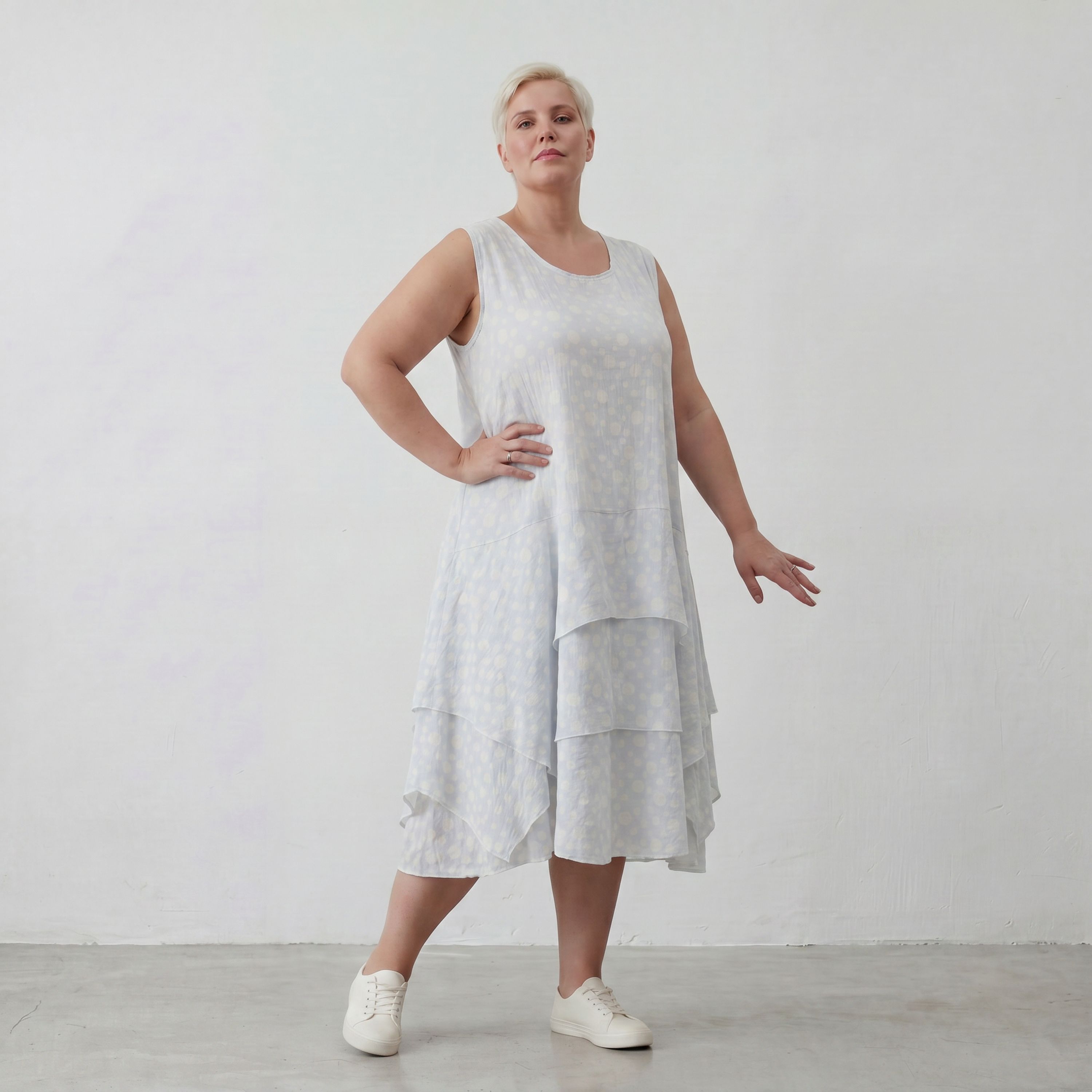 Leichte Baumwolltunika Lagenlook Oversize locker Hellblau Ecru mit Volant luftig zeitlos