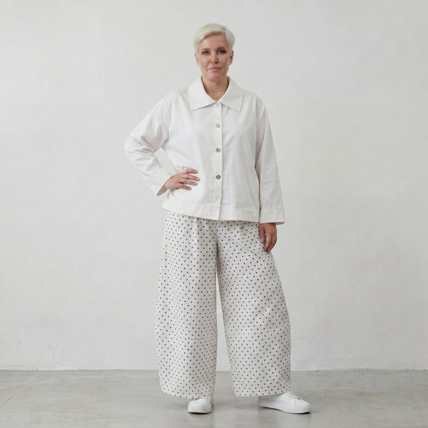 Zeitlose Marlenehose in Weiß Schwarz Karo locker Oversize Lagenlook luftig elegant weich