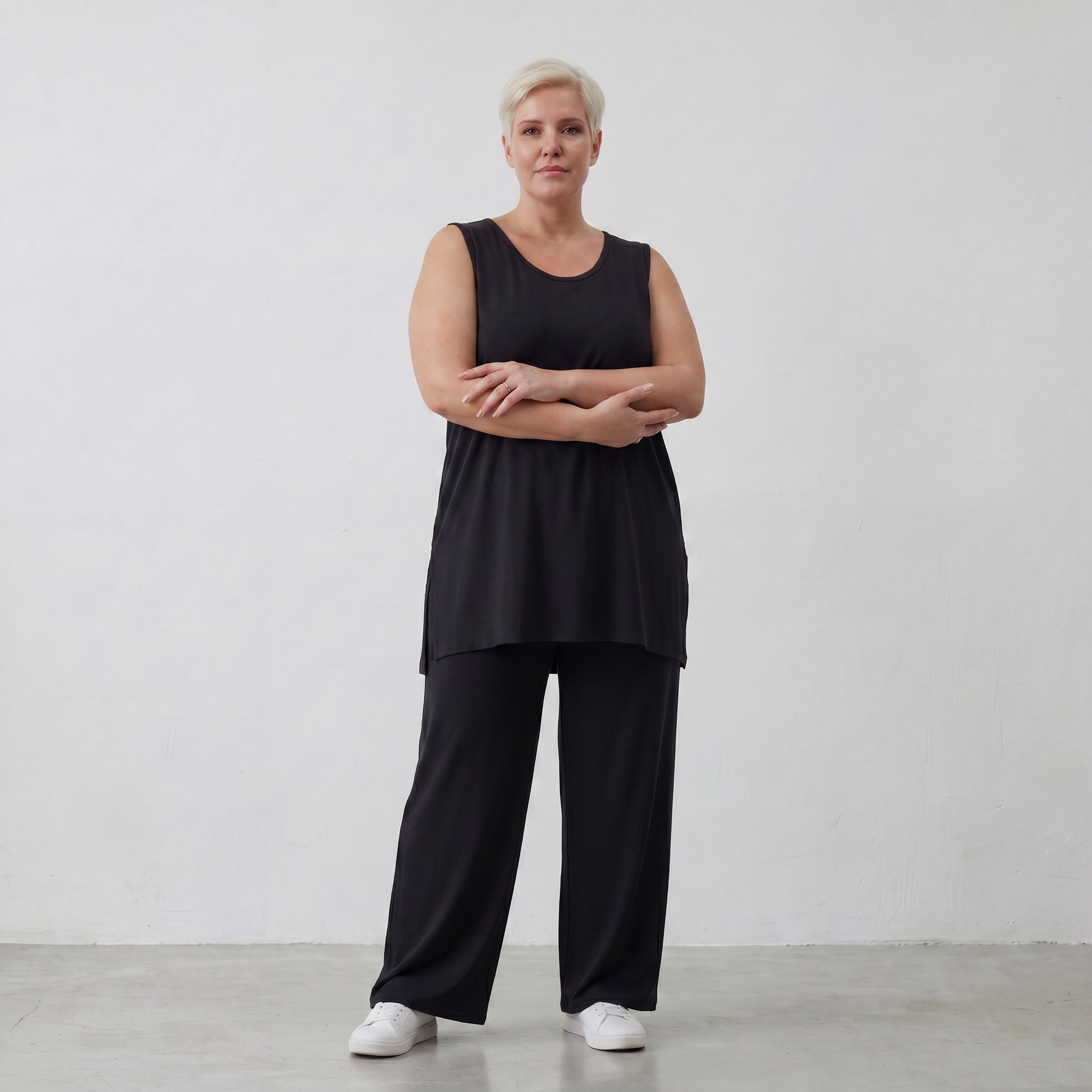 Ärmelloses Top mit Rundhalsausschnitt aus weichem Stretchjersey in klassischem Schwarzton