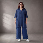 Dunkelblau fliessend Viskosebluse Leinenoptik Lochmuster leger Oversize Lagenlook luftig