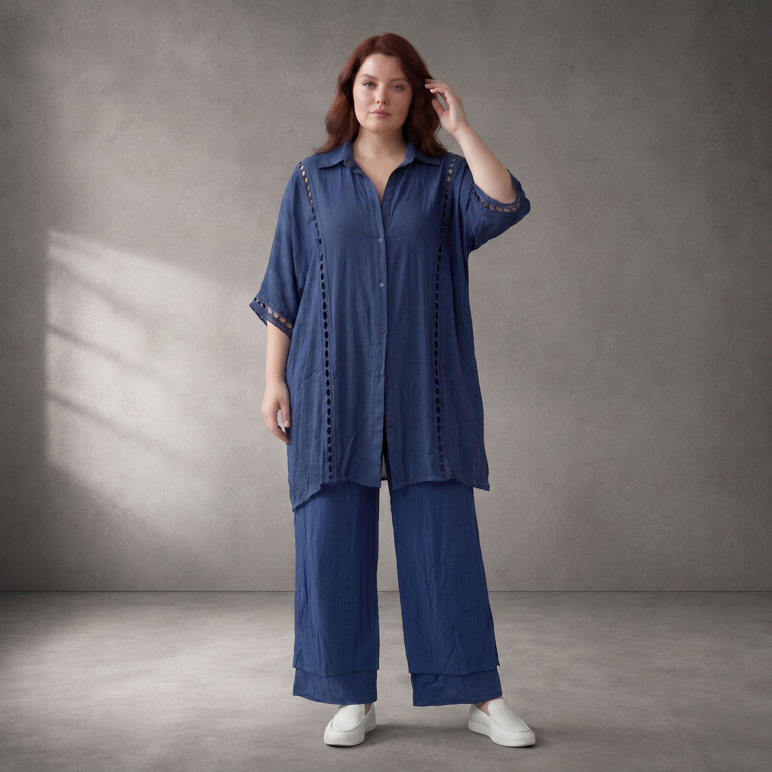 Dunkelblau fliessend Viskosebluse Leinenoptik Lochmuster leger Oversize Lagenlook luftig