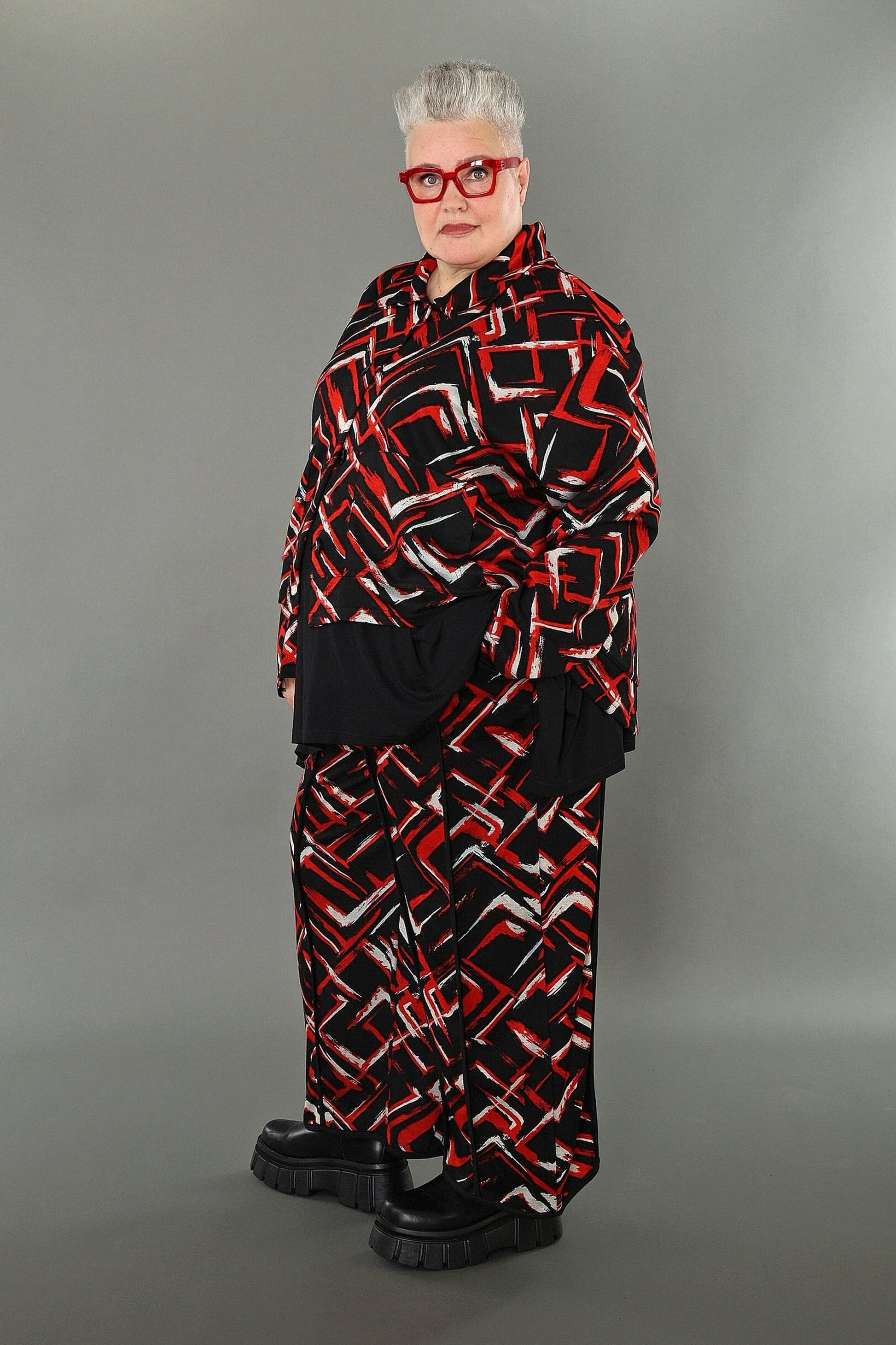  AKH Fashion Jacke in gerundeter Form, aus Viskose, 1517.06910, Schwarz/Rot/Weiß, Schick