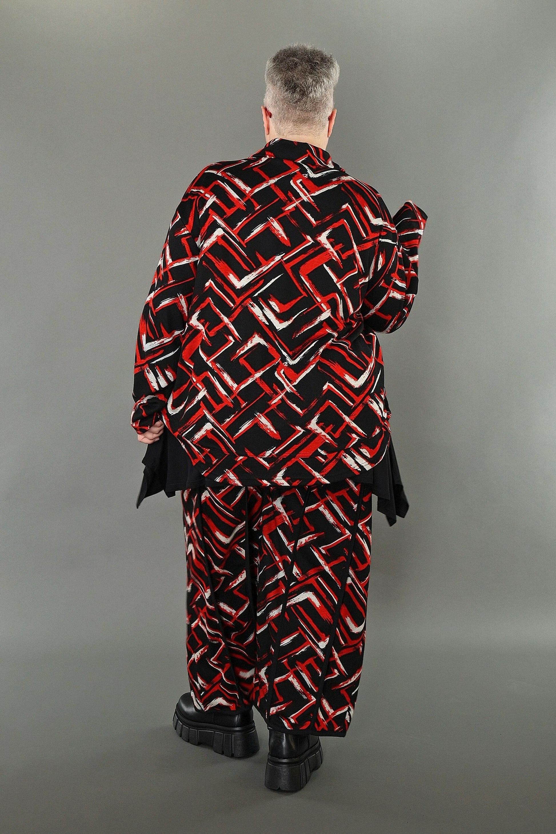  AKH Fashion Jacke in gerundeter Form, aus Viskose, 1517.06910, Schwarz/Rot/Weiß, Schick