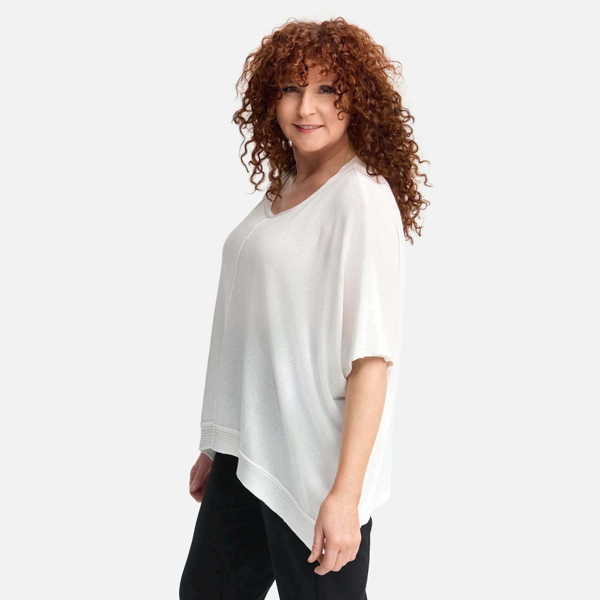  Amandine Pullover in kastiger Form, aus Viskose, A2803, Weiß, Schick, Modern, Bequem