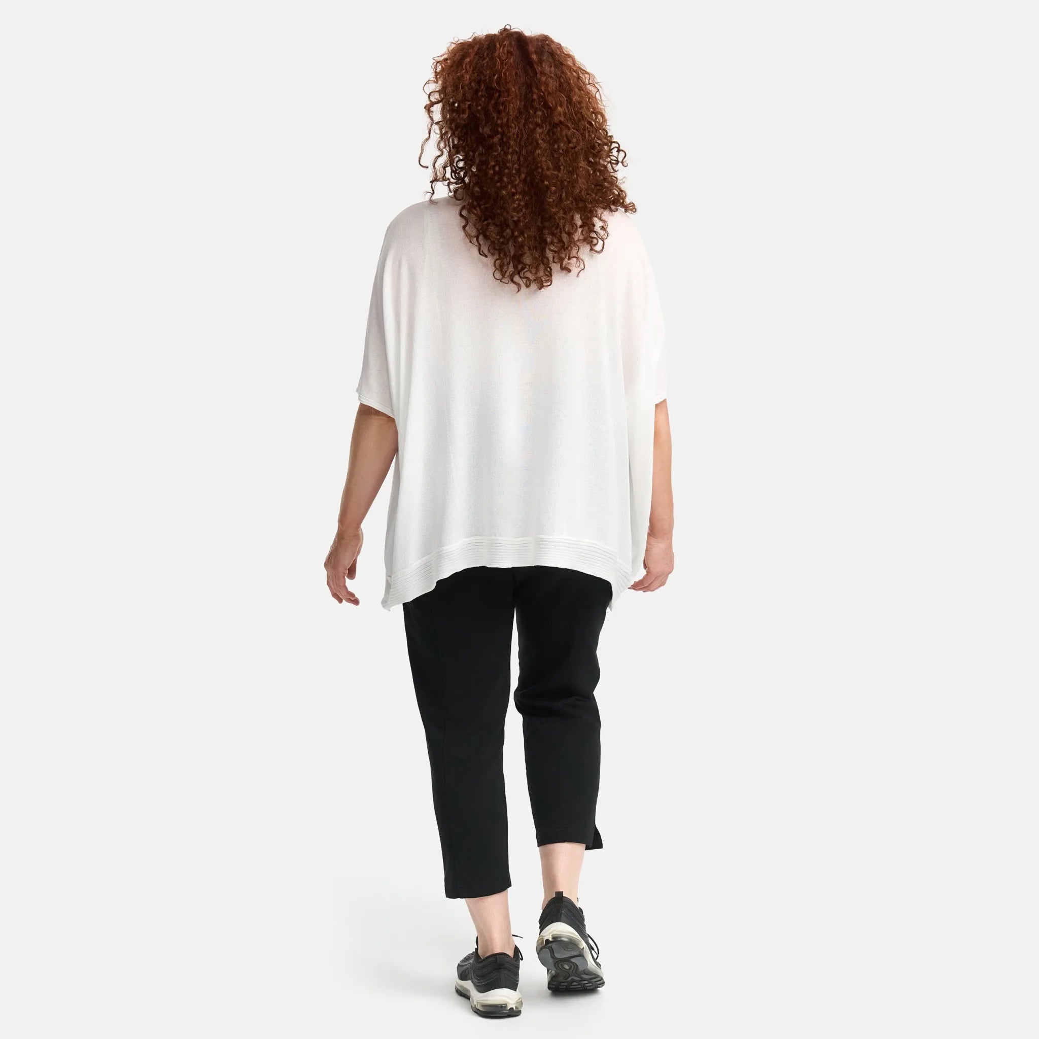  Amandine Pullover in kastiger Form, aus Viskose, A2803, Weiß, Schick, Modern, Bequem