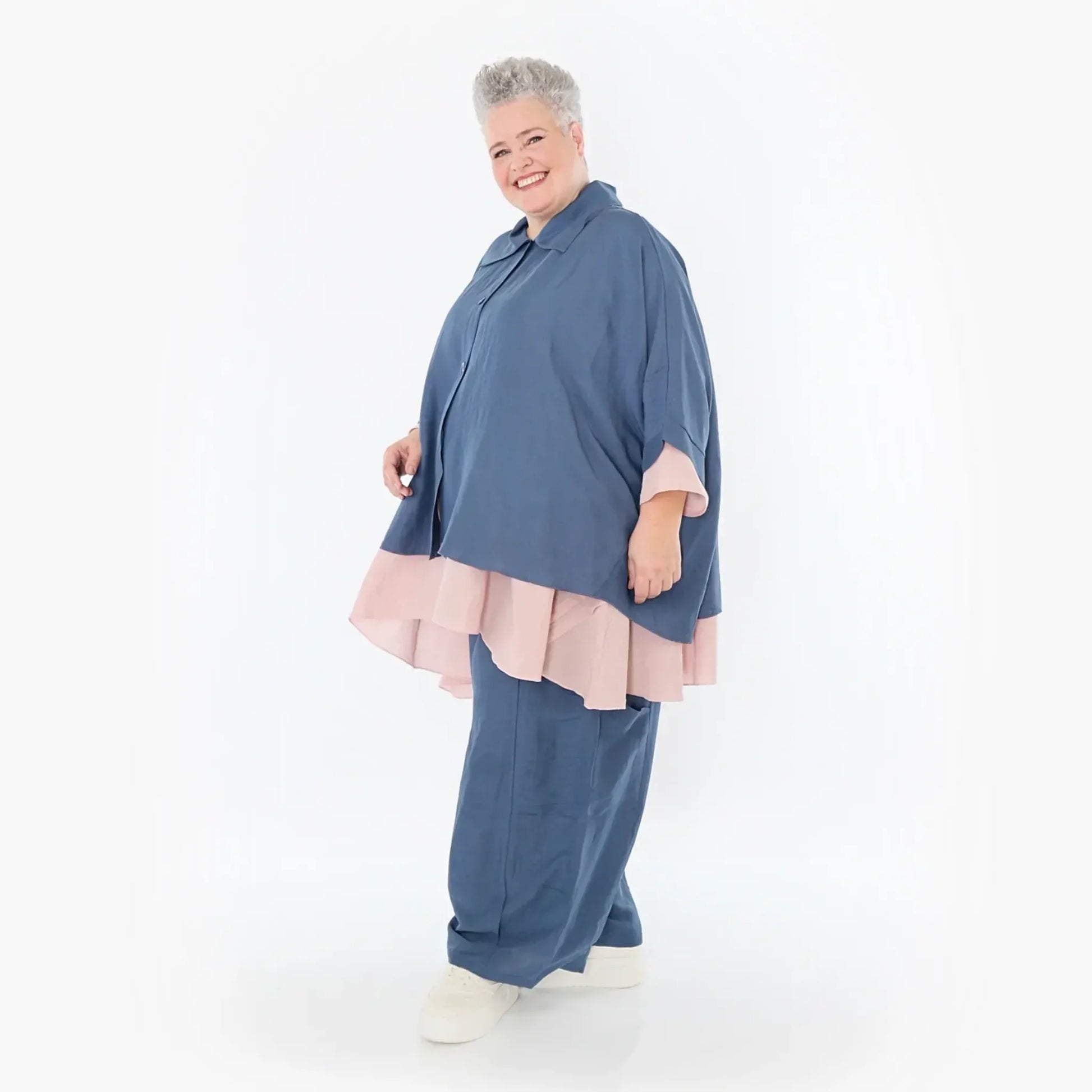  AKH Fashion Jacke in gerundeter Form, aus Viskose, 1490.07092, Azurblau, Ausgefallen