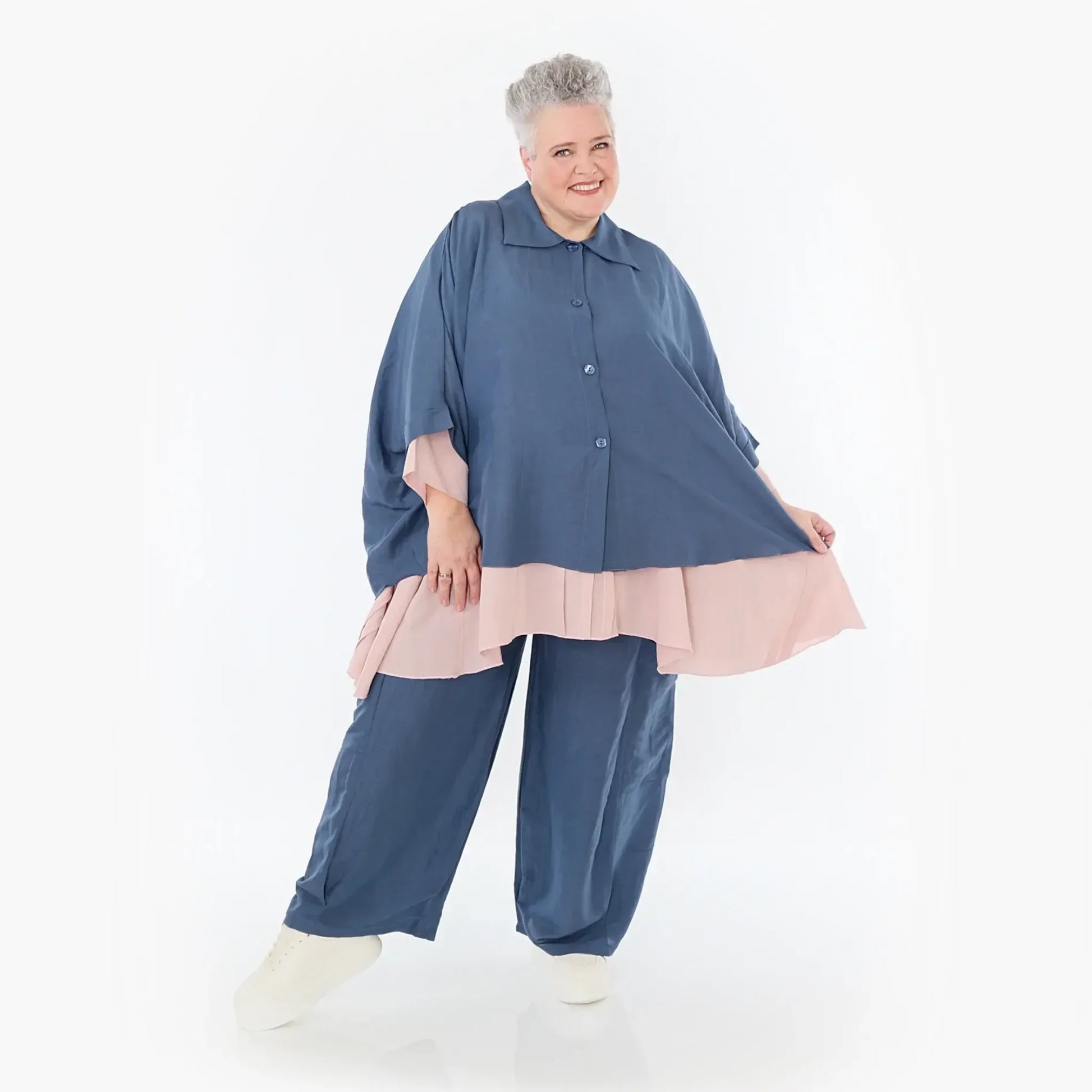  AKH Fashion Jacke in gerundeter Form, aus Viskose, 1490.07092, Azurblau, Ausgefallen