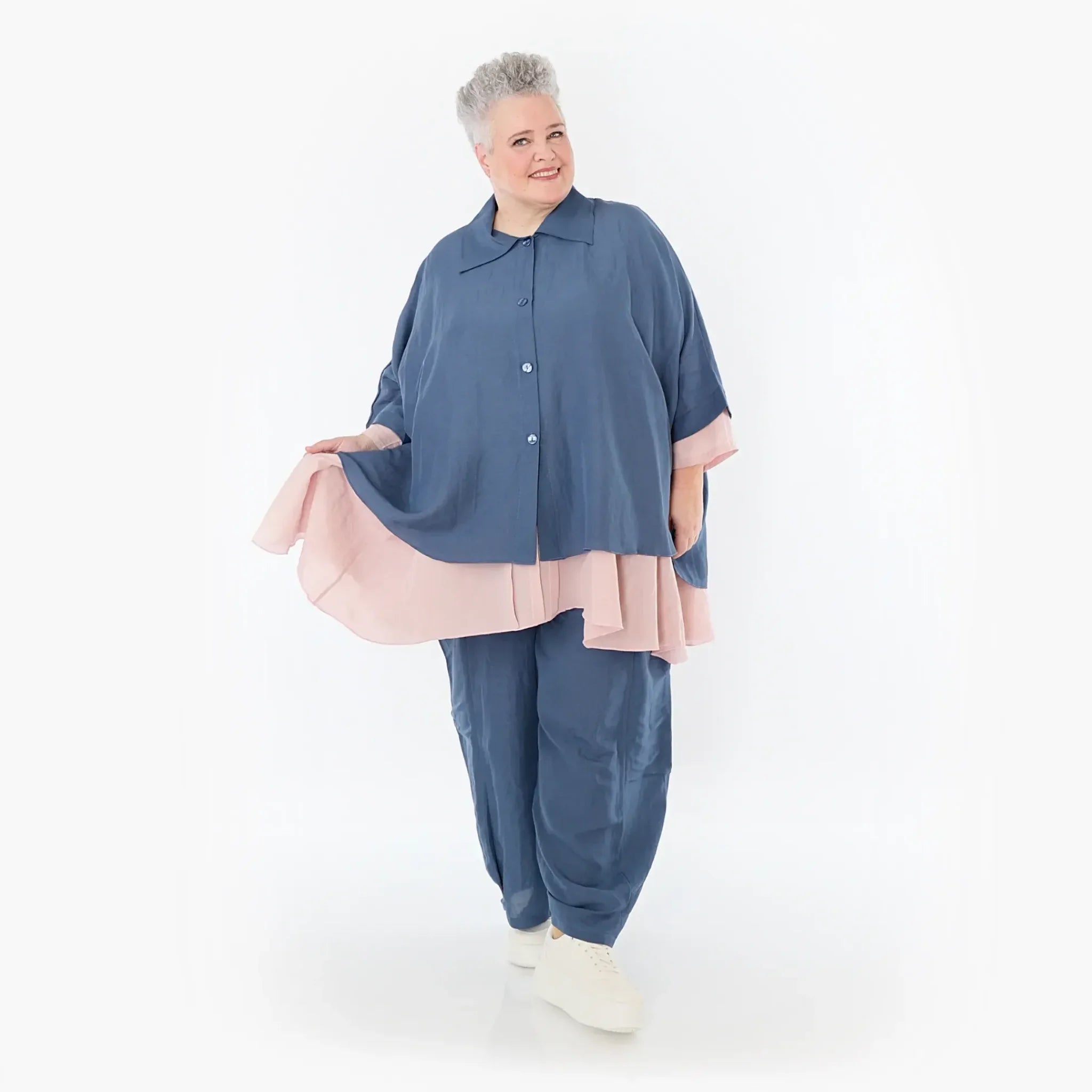  AKH Fashion Jacke in gerundeter Form, aus Viskose, 1490.07092, Azurblau, Ausgefallen