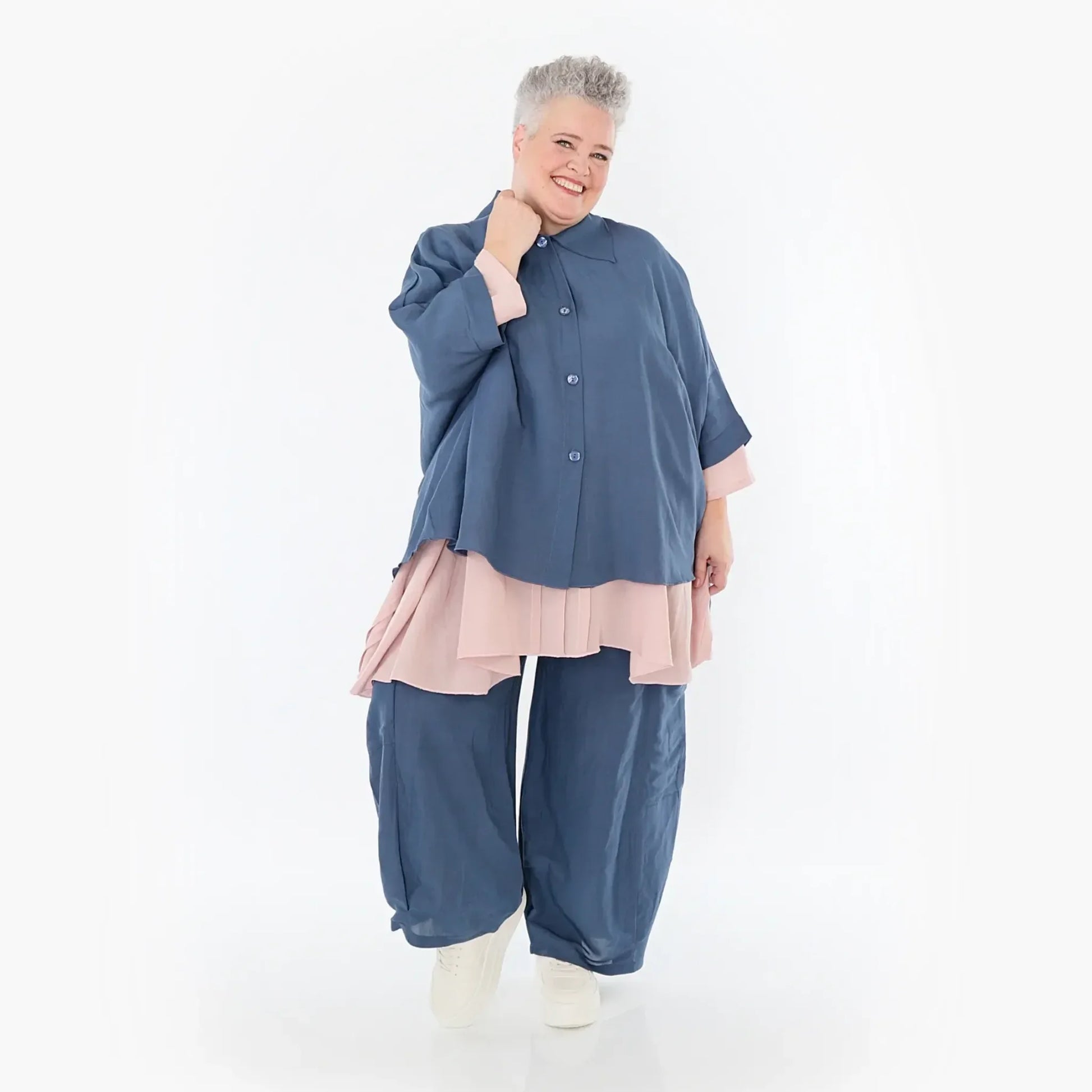  AKH Fashion Jacke in gerundeter Form, aus Viskose, 1490.07092, Azurblau, Ausgefallen
