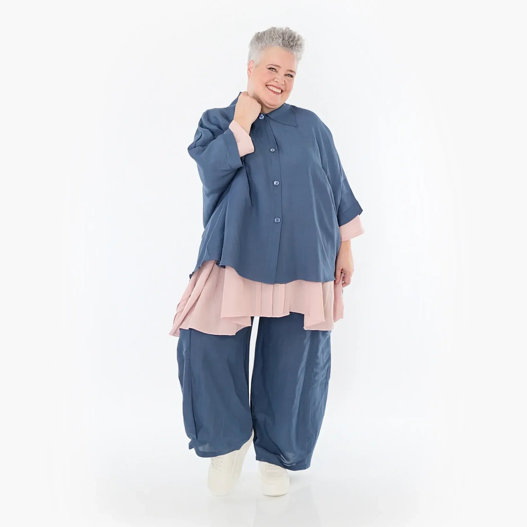  AKH Fashion Jacke in gerundeter Form, aus Viskose, 1490.07092, Azurblau, Ausgefallen