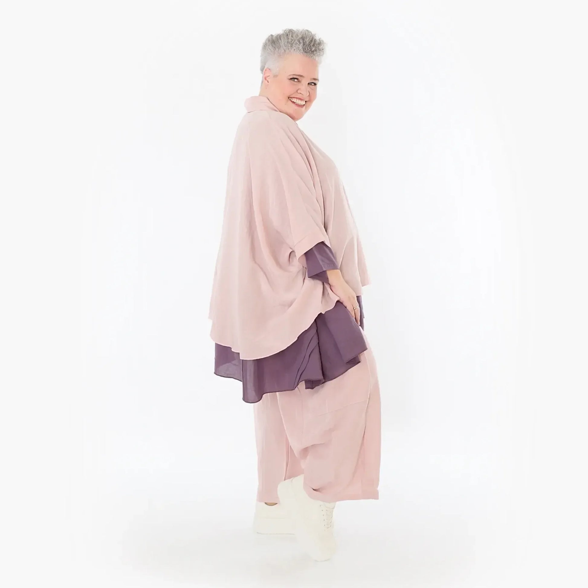  AKH Fashion Jacke in gerundeter Form, aus Viskose, 1490.07092, Mauve, Ausgefallen, Zeitlos