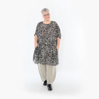  AKH Fashion Bigshirt in gerundeter Form, aus Viskose, 1494.02499, Schwarz/Ecru, Blumen