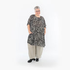  AKH Fashion Bigshirt in gerundeter Form, aus Viskose, 1494.02499, Schwarz/Ecru, Blumen