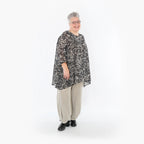  A-Form Bigshirt von AKH Fashion aus Viskose, 1494.00593, Schwarz/Ecru, Blumen, Ausgefallen