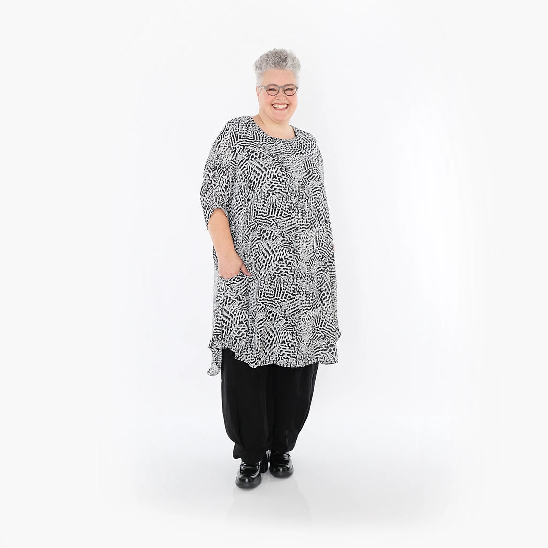  AKH Fashion Bigshirt in gerundeter Form, aus Viskose, 1495.02499, Schwarz/Weiß, Animal