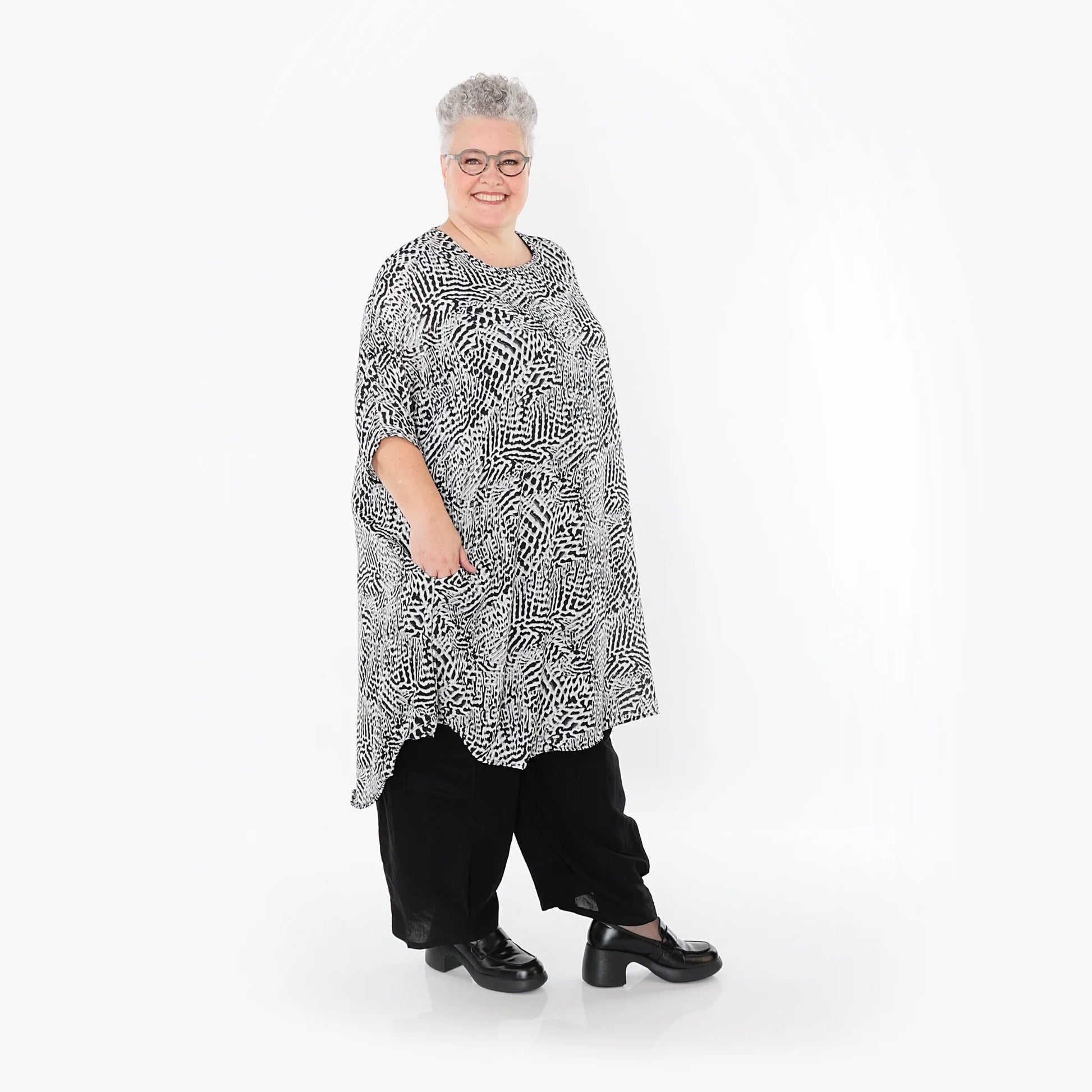  AKH Fashion Bigshirt in gerundeter Form, aus Viskose, 1495.02499, Schwarz/Weiß, Animal