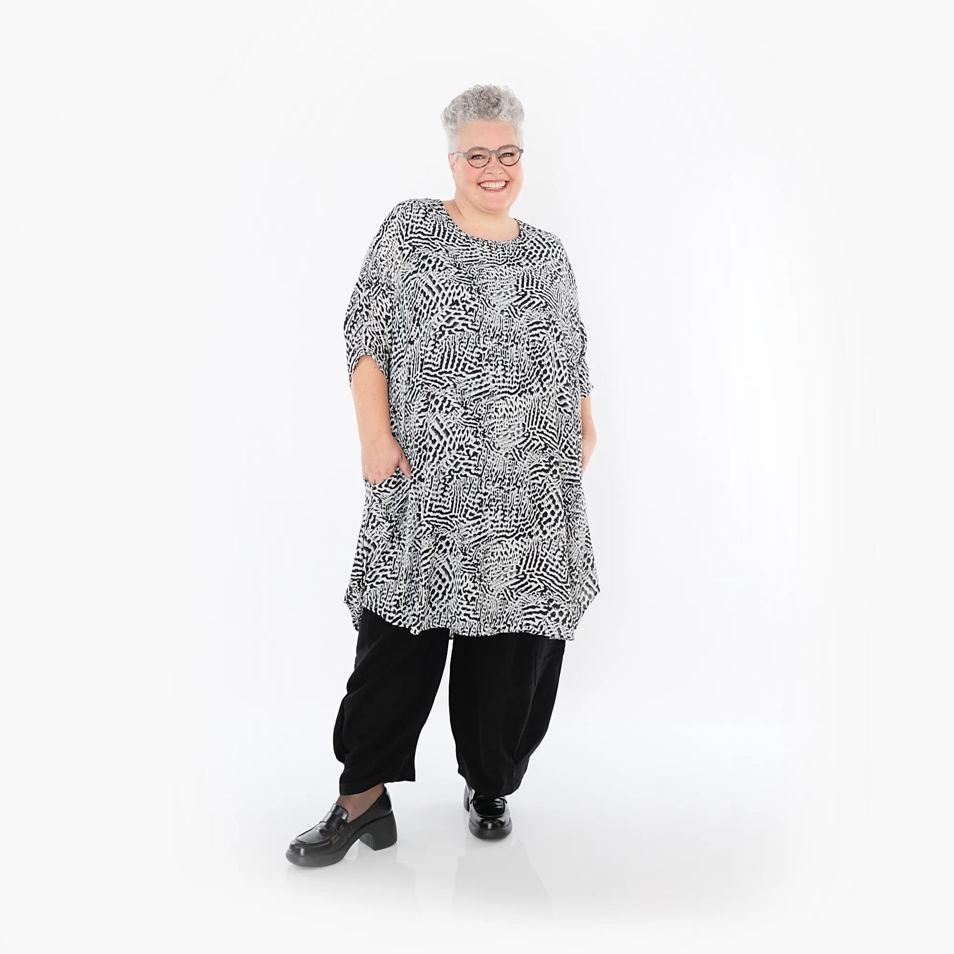 AKH Fashion Bigshirt in gerundeter Form, aus Viskose, 1495.02499, Schwarz/Weiß, Animal