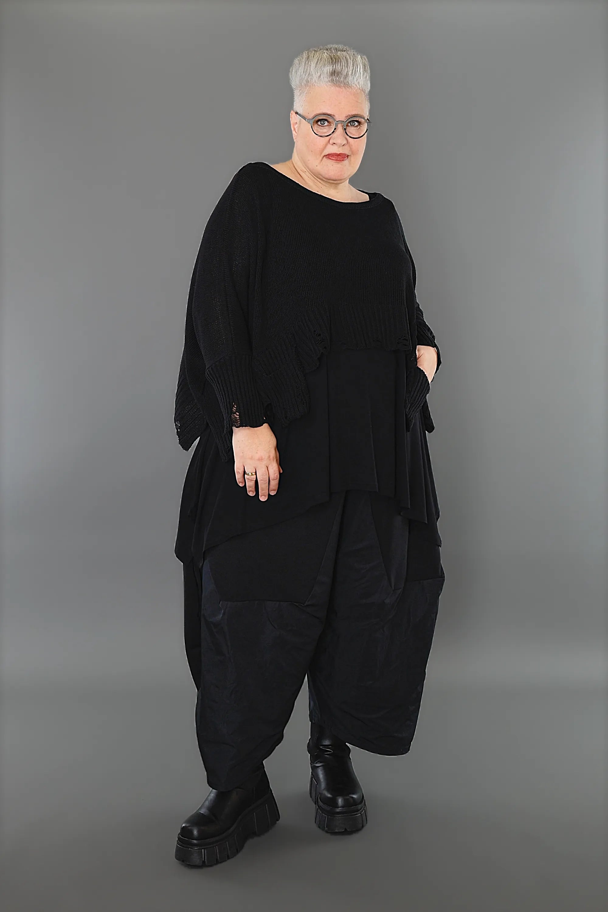  AKH Premium Überwurf in kastiger Form, aus Baumwolle, P1002.2520, Schwarz, Ausgefallen